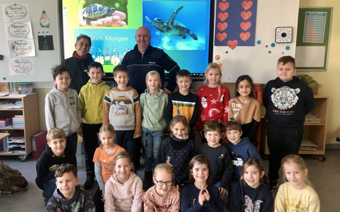 Der Polizist zu Gast im 2. Schuljahr