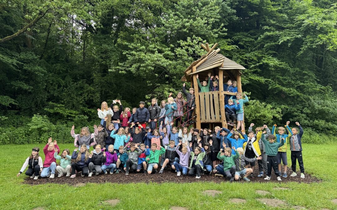 Abenteuer Steinzeit – Klassenfahrt der 3. Klassen zum Forsthaus Hasenacker
